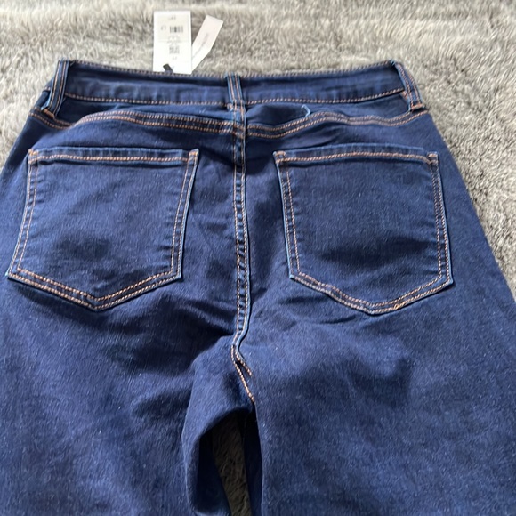 Flare bottom jeans - Picture 4 of 5